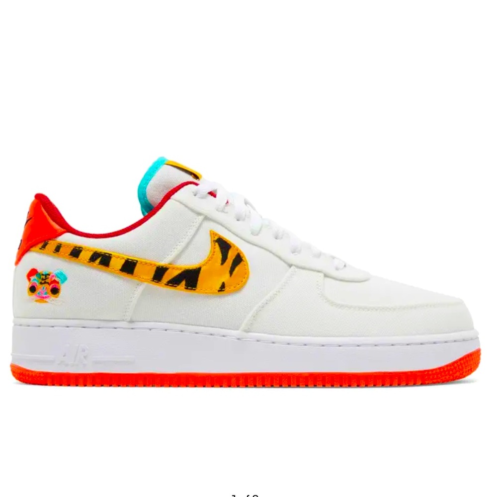NIKE AIR FORCE 1